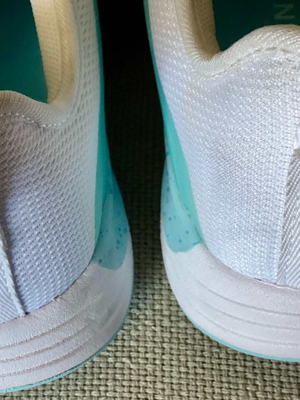 Under armor running shoes - Picture 3 of 7